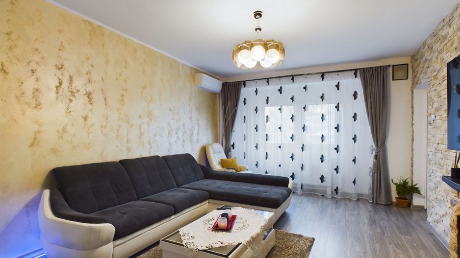 Apartament cu 5 camere in zona UMT 105mp - Poză 4