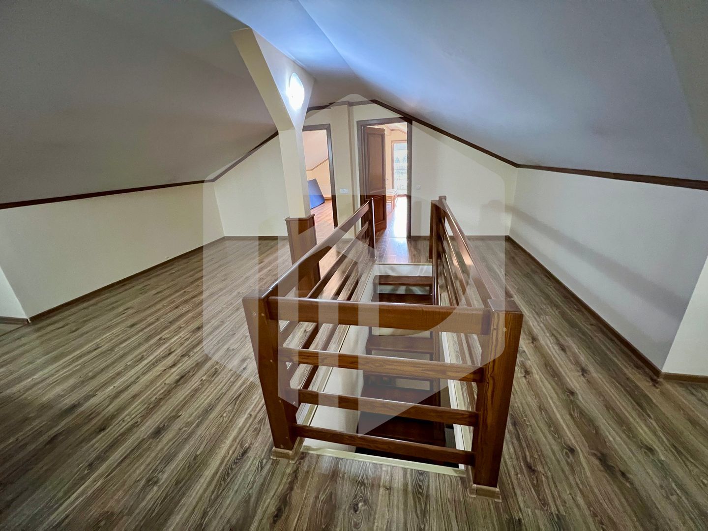 Apartament|4 camere | zona Calea Dumbravii | Lift | Parcare subterana - Poză 14