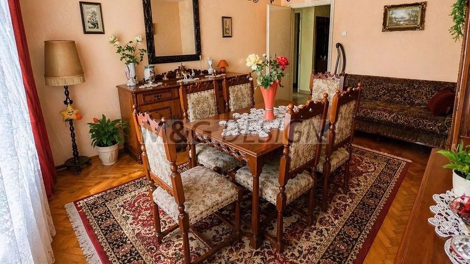 Circumvalatiunii-Bogdanestilor, etaj 1, 2 camere decomandat - Poză 1