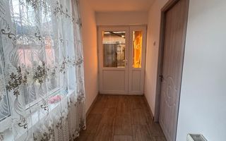 Casă de vânzare – Strada Crinului - Poză 3