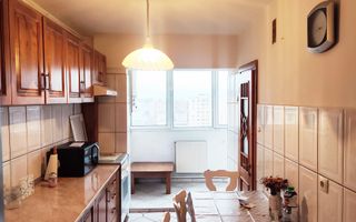 Apartament cu 3 camere decomandat mobilat-utilat - Poză 1