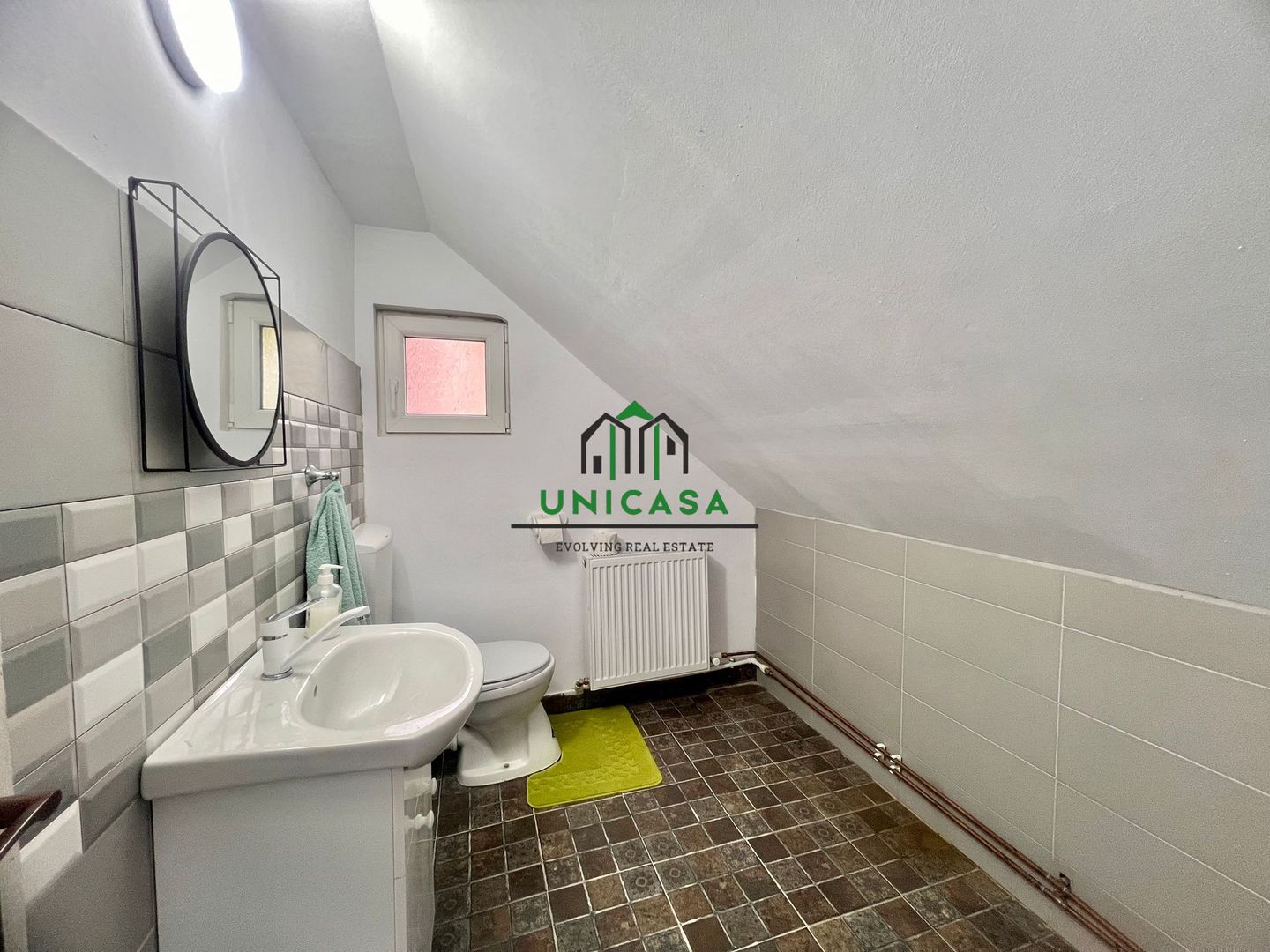 Casă de vânzare în Băile Olănești – zonă centrală - Poză 14