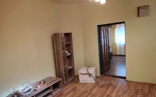 Apartament cu 2 camere la curte - Poză 3