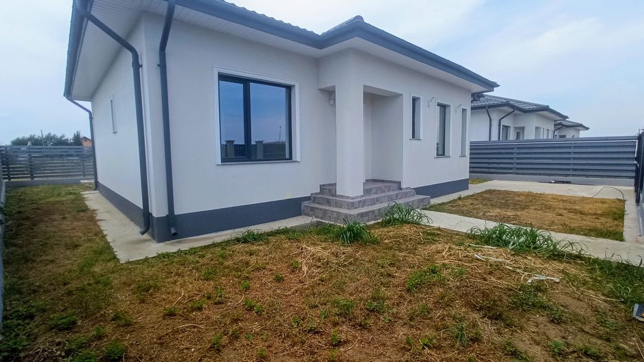 CASA INDIVIDUALA - 4 CAMERE, 333 MP TEREN,PARTER + POD, COMISION 0% - Poză 1