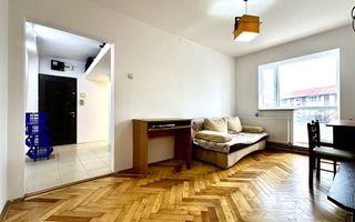 Apartament cu 3 camere de vânzare - Poză 2