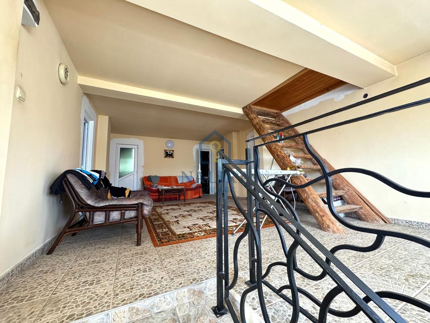 Casa spatioasa cu zona amenajata pentru ferma Cicarlau - Poză 13