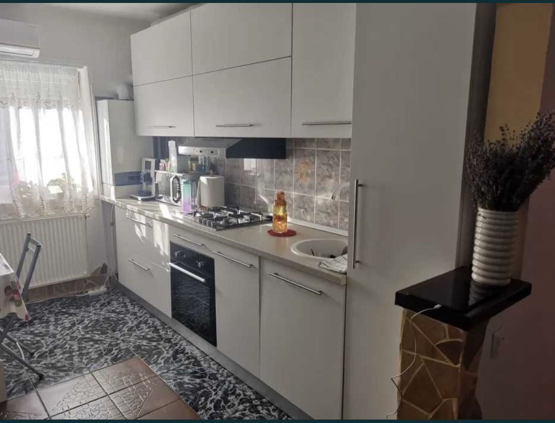 Apartament cu 2 camere decomandate Mv2 strada Mozart renovat, mobilat. - Poză 1