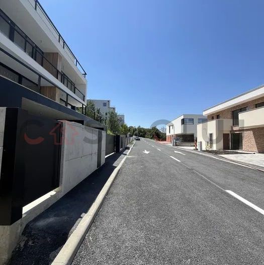 Duplex Premium cu 3 Niveluri, Garaj de 120mp, Priveliste - Zona Europa - Poză 7