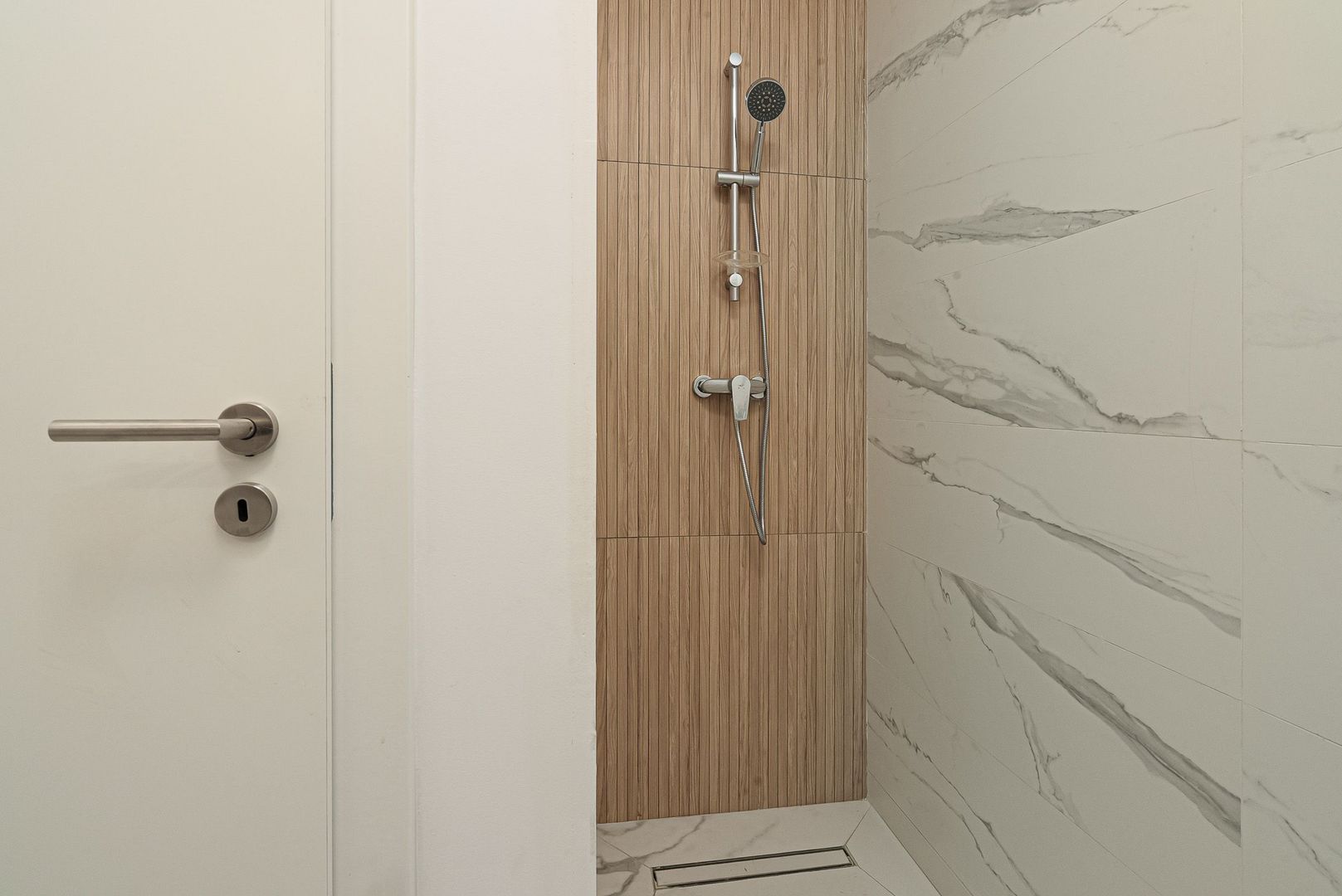 Complex case finalizate str Tiparnitei Sos Giurgiului Dedeman Sector 5 - Poză 16