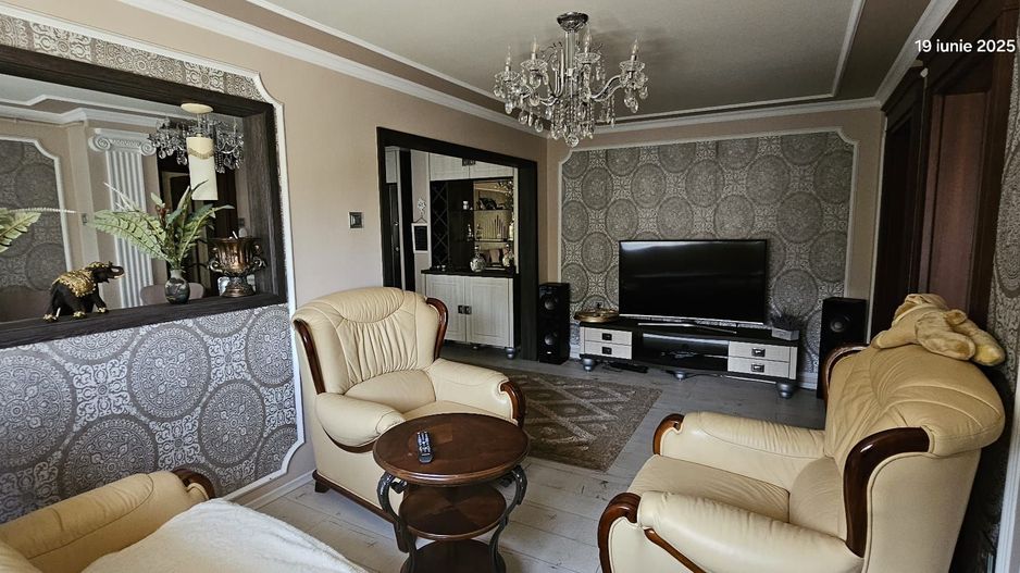 Apartament modern cu 3 camere -  de închiriat - zona Siderurgiștilor Vest - Poză 1