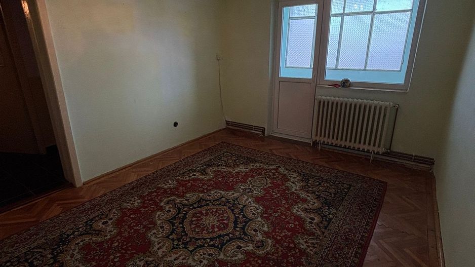 Apartament cu 3 camere de vanzare in Cugir - Poză 1