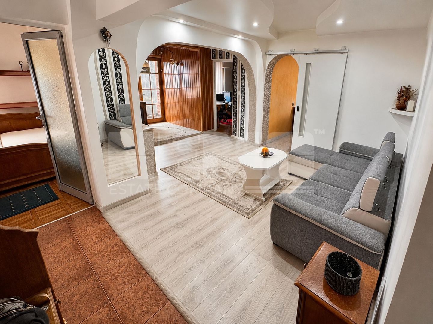 Apartament George Enescu | 3 camere | Etaj 6 | Mansarda | 95000 Euro - Poză 1