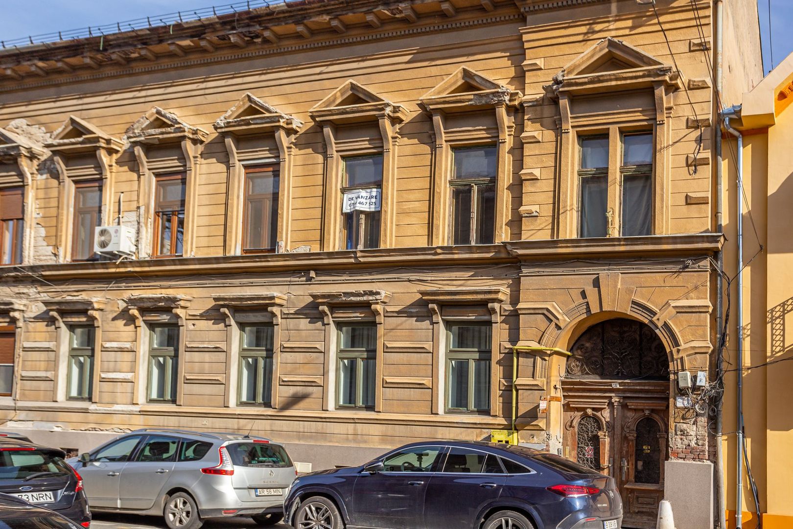 Apartament ultracentral cu potențial extraordinar - Poză 2