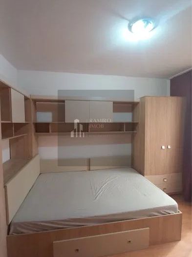 OCAZIE 3 CAMERE BERCENI.PIATA SUDULUI.BLOC AN 1986 - Poză 1