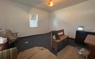 Casă de vânzare în centrul Oituzului, DN11 - Poză 6