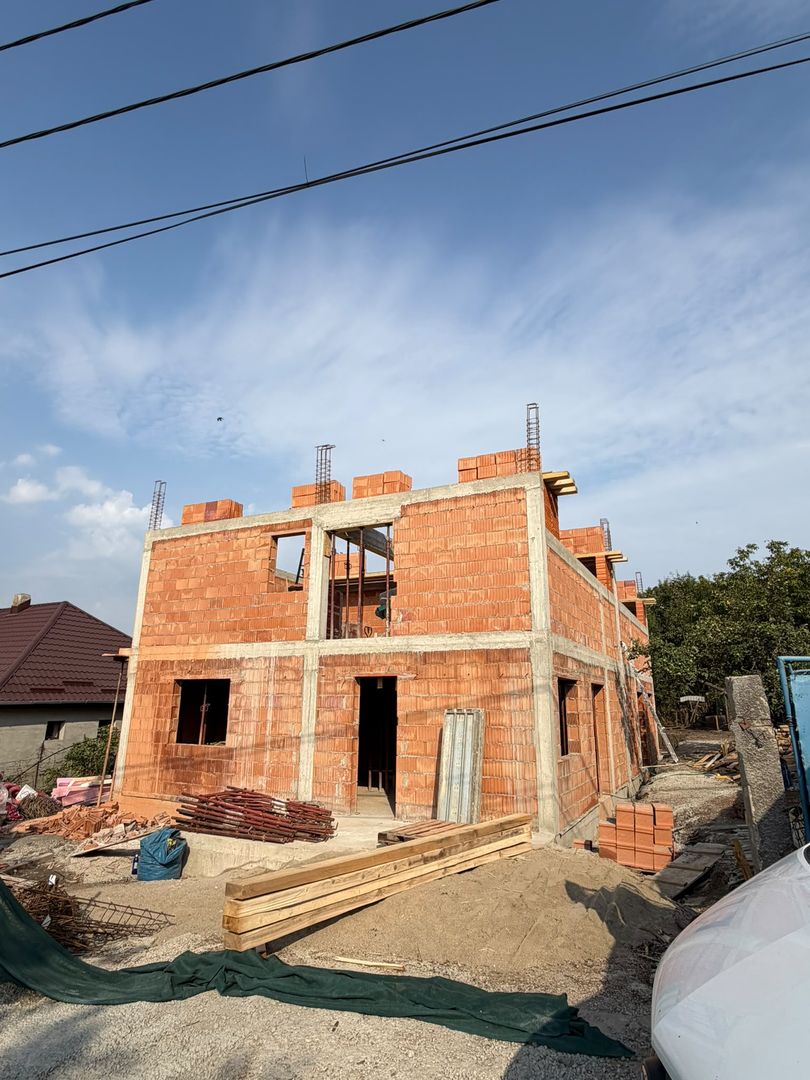 Casă cu 5 camere de vânzare în zona Iris, Comision 0% - Poză 1