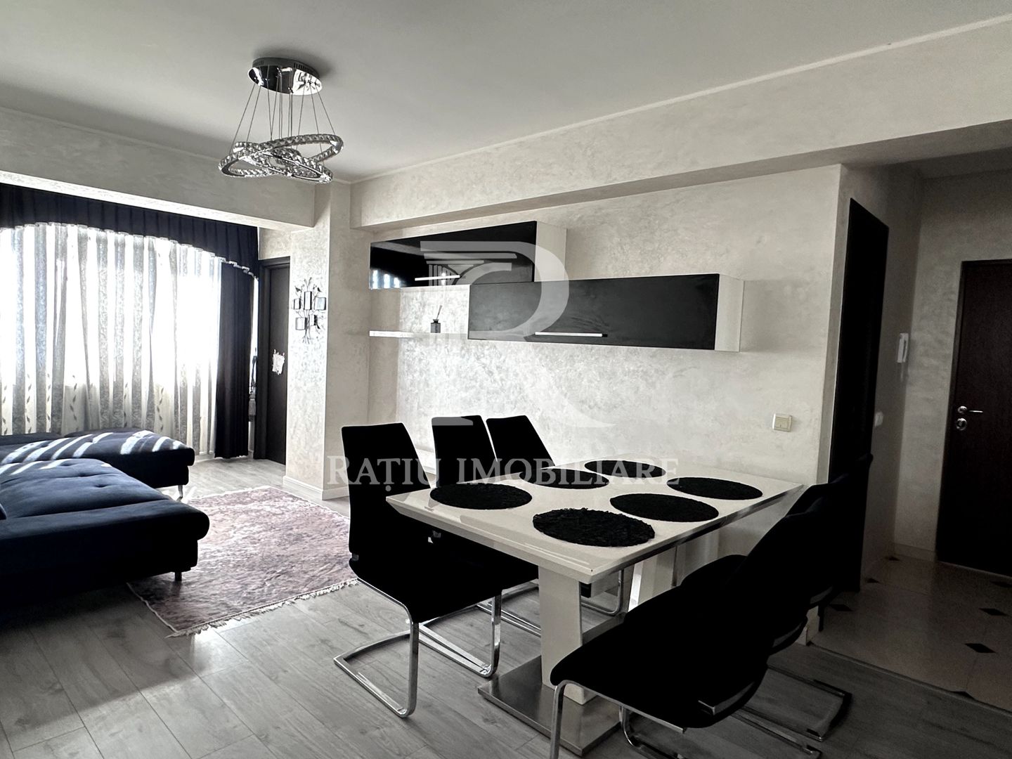 Apartament cu 3 camere | Nufărul Plaza | Vedere panoramică | Oradea - Poză 3