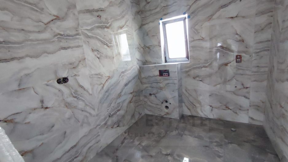 Casa intabulata 4 camere 2 bai curte 180 mp liberi pe Calea Cisnadiei - Poză 9