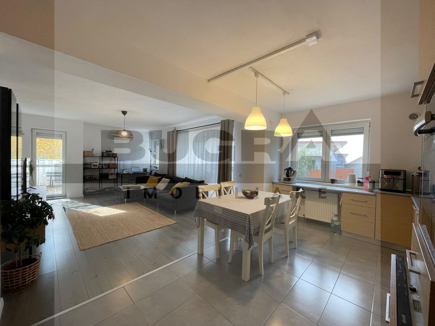 Apartament de 3 camere, 76mp, gradina 40mp, garaj, Omnia Residence - Poză 1