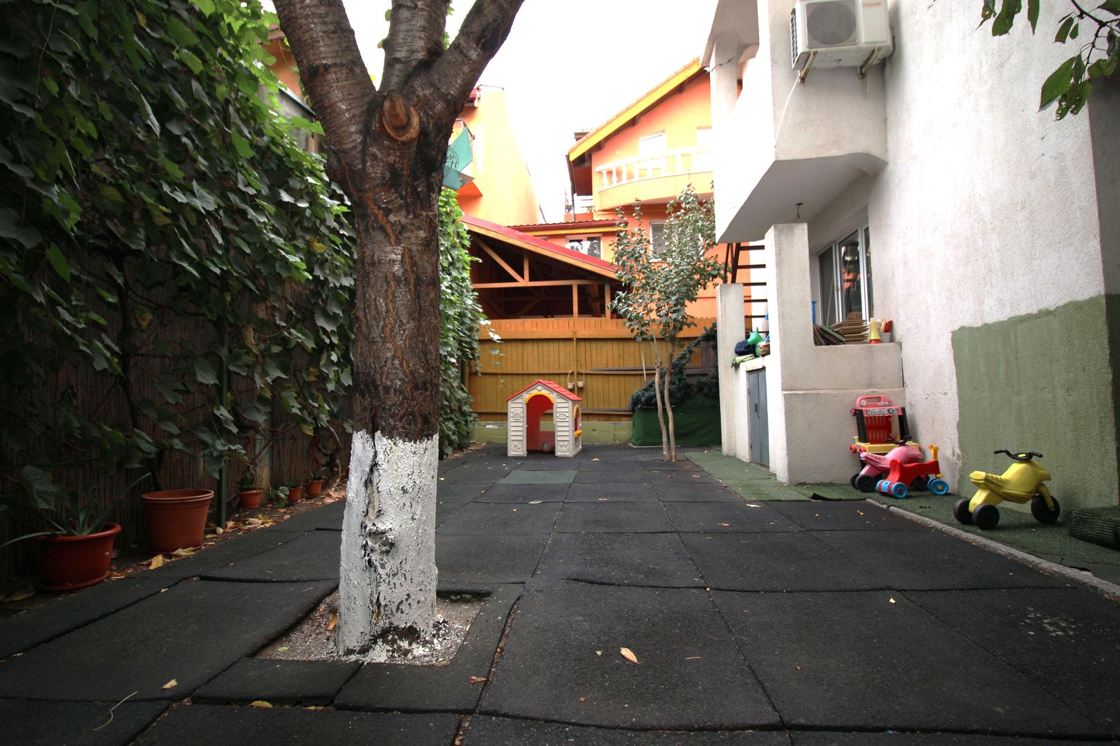 Casa de vanzare P+1+M Drumul Taberei Bucuresti - Poză 5
