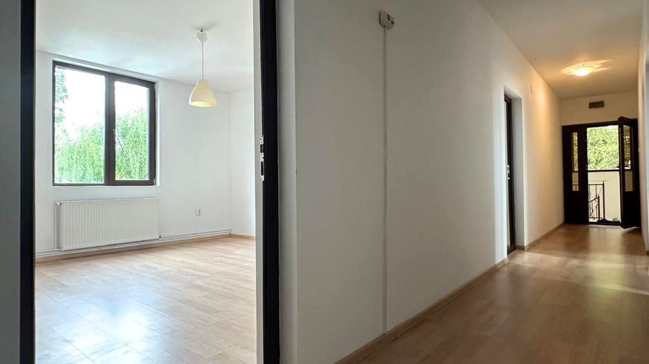 Casă complet renovată cu 4 camere și garaj generos Băneasa, Sector 1 - Poză 16
