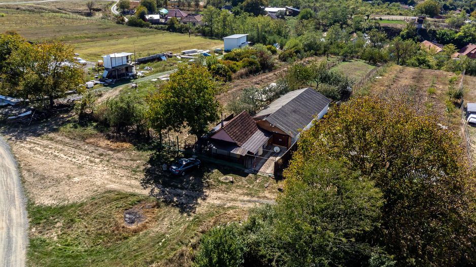 Casă cu teren generos și priveliște panoramică – Lipova - Poză 4