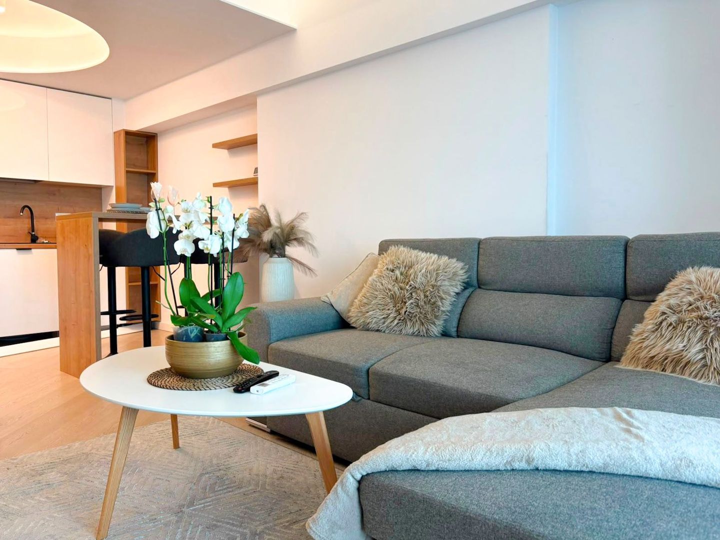 Chirie I Apartament 3 camere I Cortina North I Etaj 10 - Poză 1