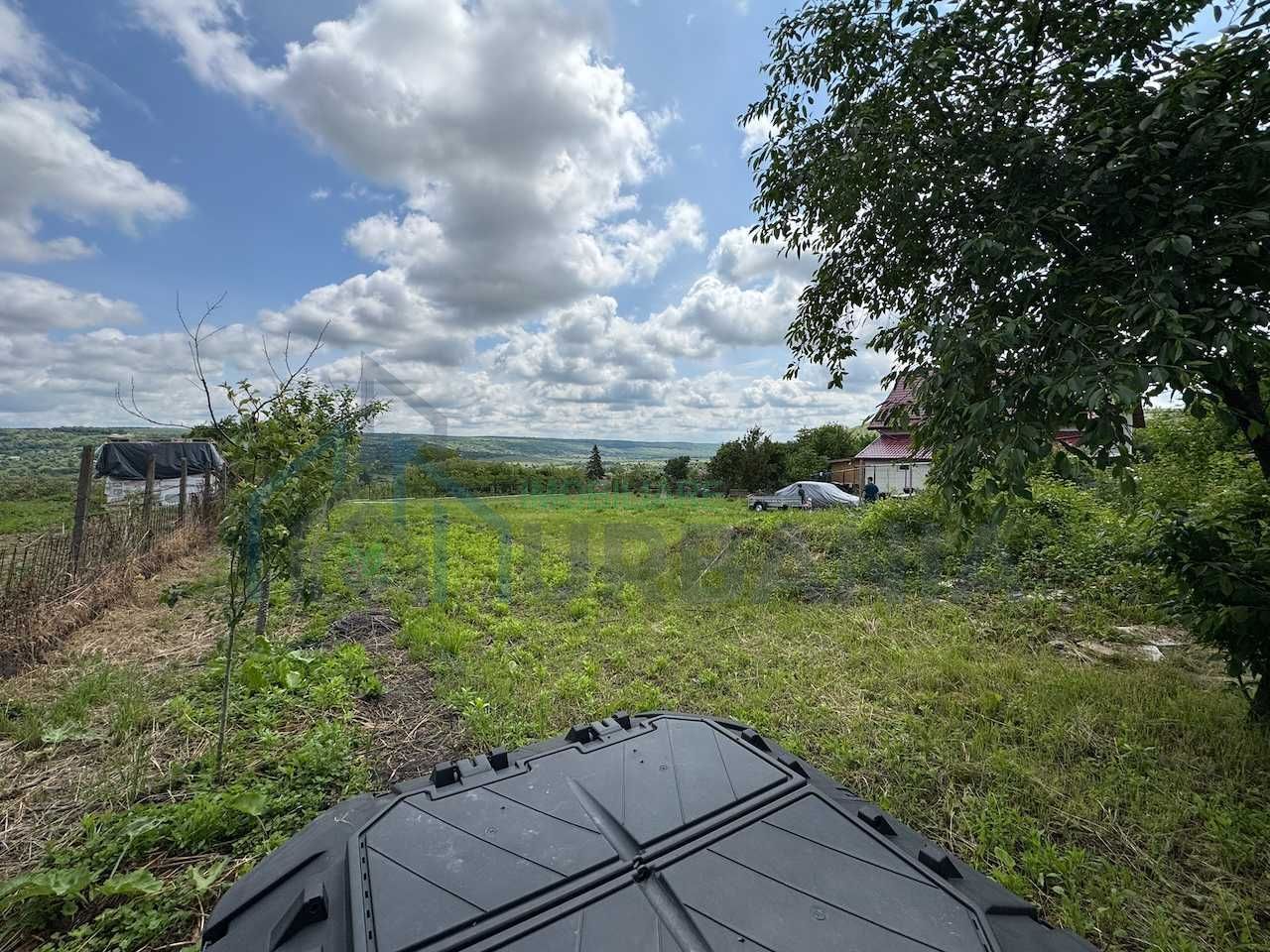 Teren intravilan 1797 mp în Dobrovăț (Ruși), lângă pădure, cu utilități și amenajări existente - Poză 3