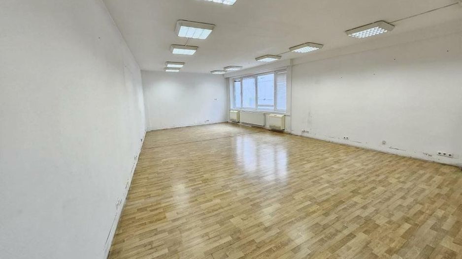 Ag BRASADAS închiriază vila cu 22 camere Piata Universitatii - Poză 15