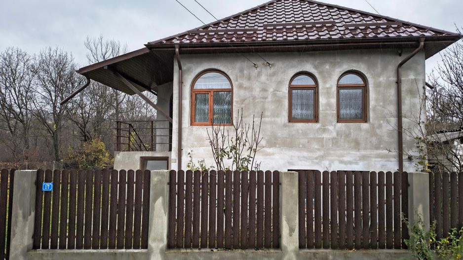 Casa de vânzare în Malu cu Flori- liniște, natura și aer curat! - Poză 19