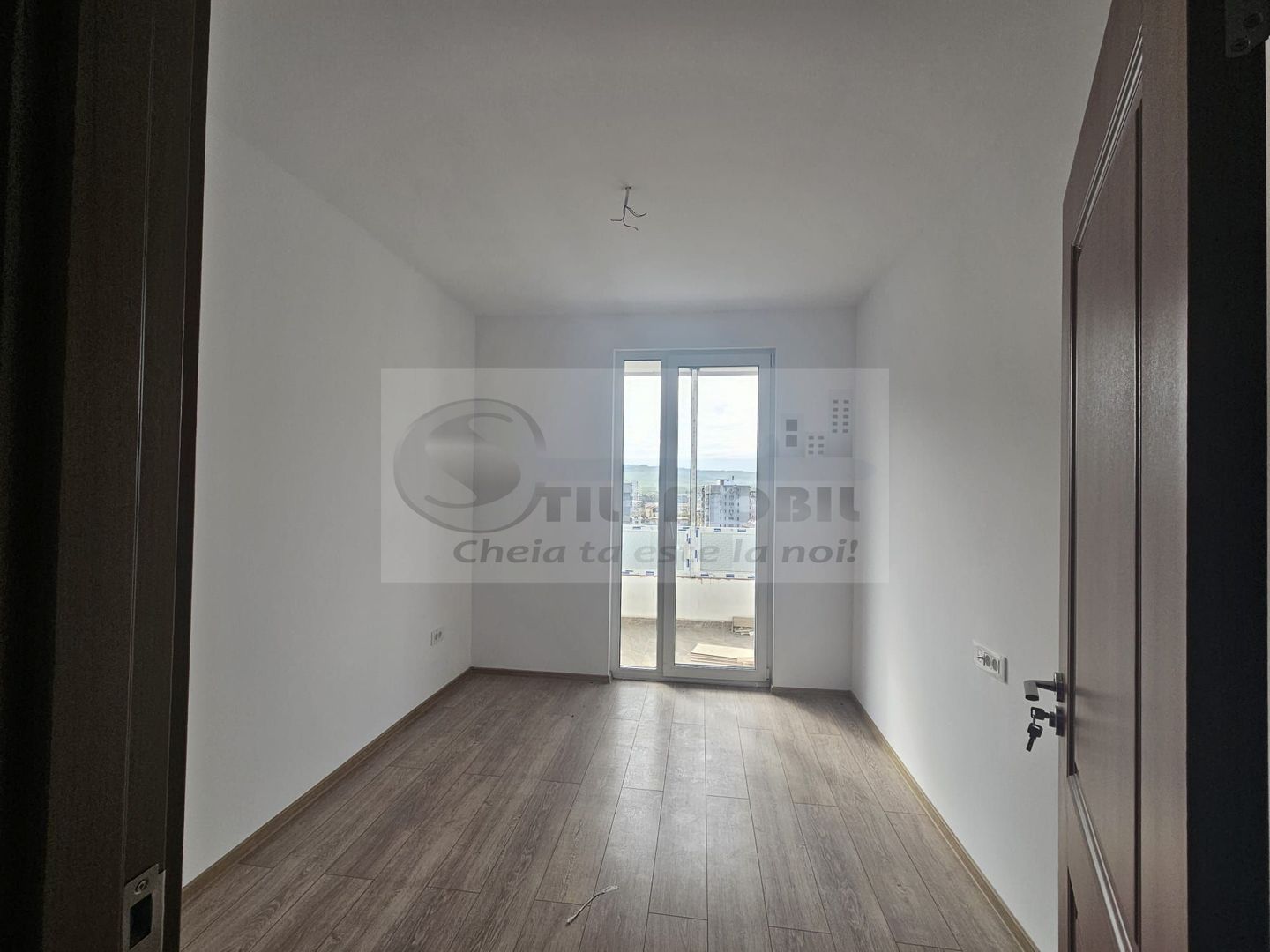 Apartament spațios 4 camere, 2 băi, balcon generos –Pacurari - Poză 8