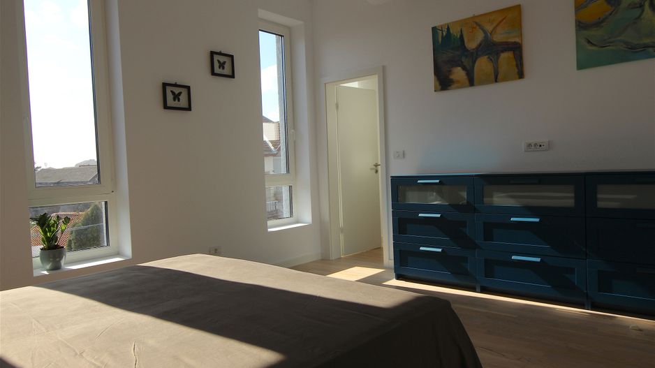 Apartament deosebit cu acces direct din lift - Poză 11