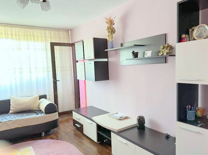 De vanzare apartament cu 3 camere, micro 38, et. 3, 63.000 euro - Poză 2