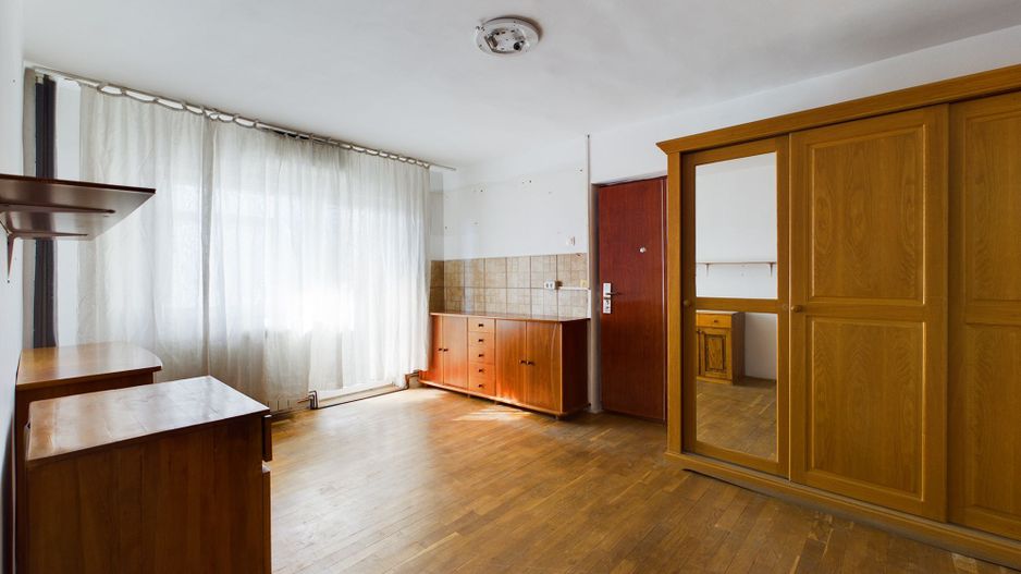 Apartament decomandat zona UTA - Poză 2