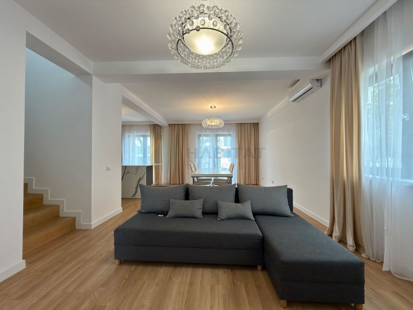 Vilă modernă cu 5 camere de închiriat în Corbeanca - Poză 1