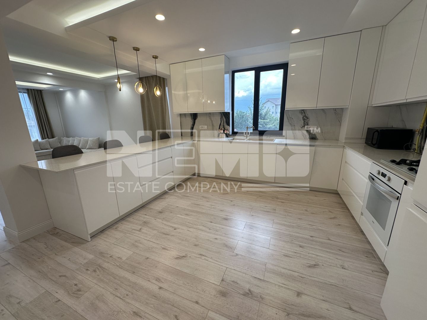 Apartament 3 Camere | 110MP | Cu Boxa si Parcare - Poză 3