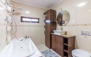 Casă primitoare  | Tunari | Grădină spațioasă plus piscină - Poză 9