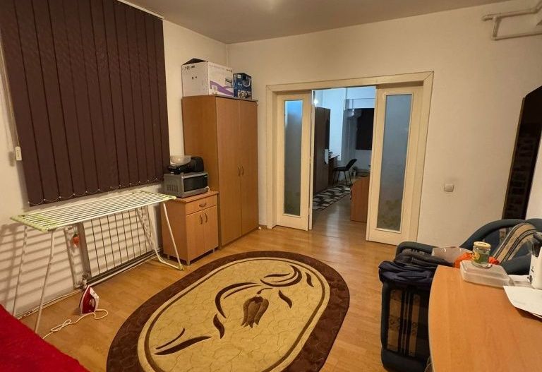 De vanzare Apartament  2 camere P-ta Sfintii Voievozi- Victoriei - Poză 1