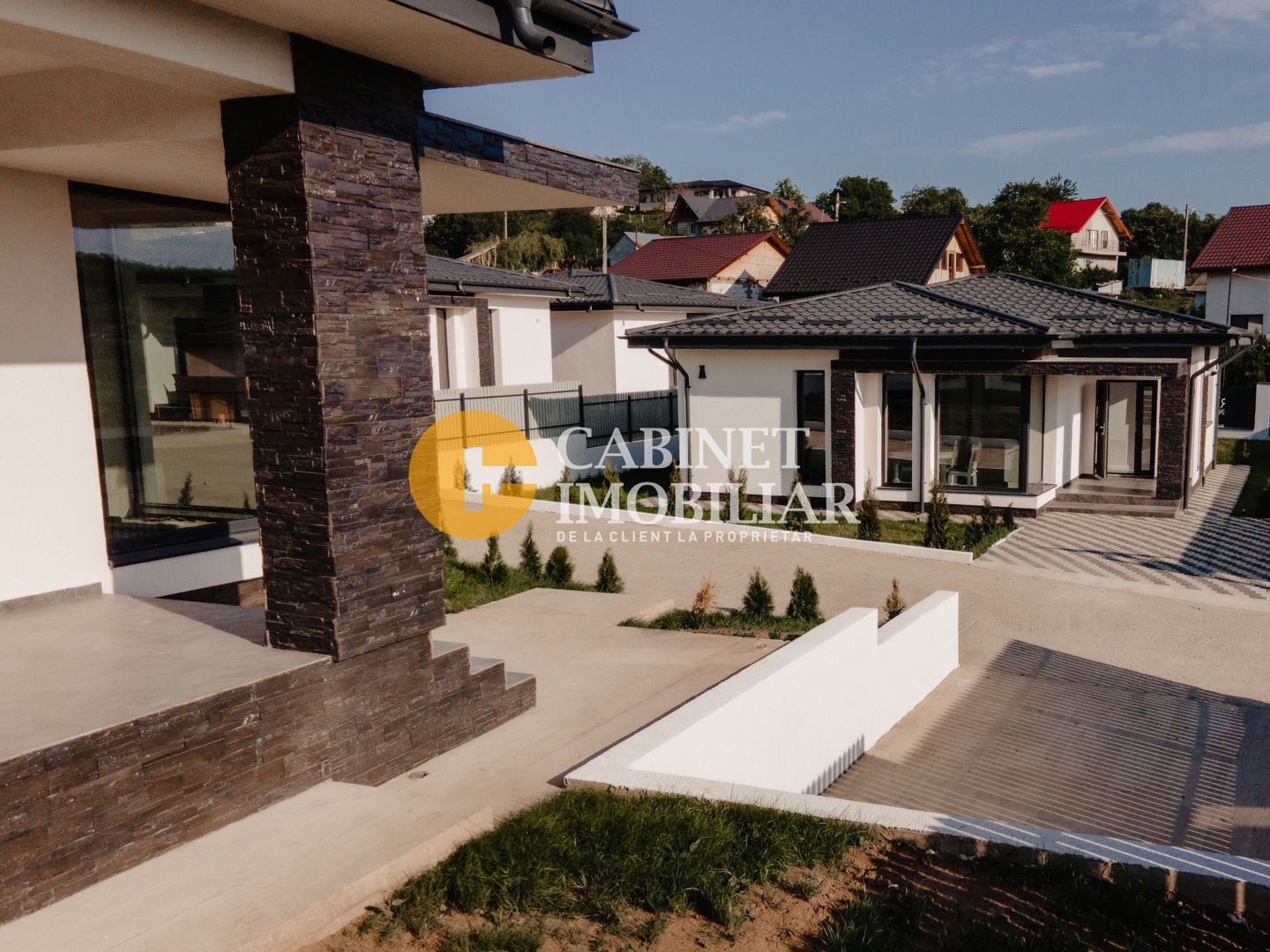 Casa individuala LA ASFALT - parter - PREMIUM - Visan, Bucium - Poză 4