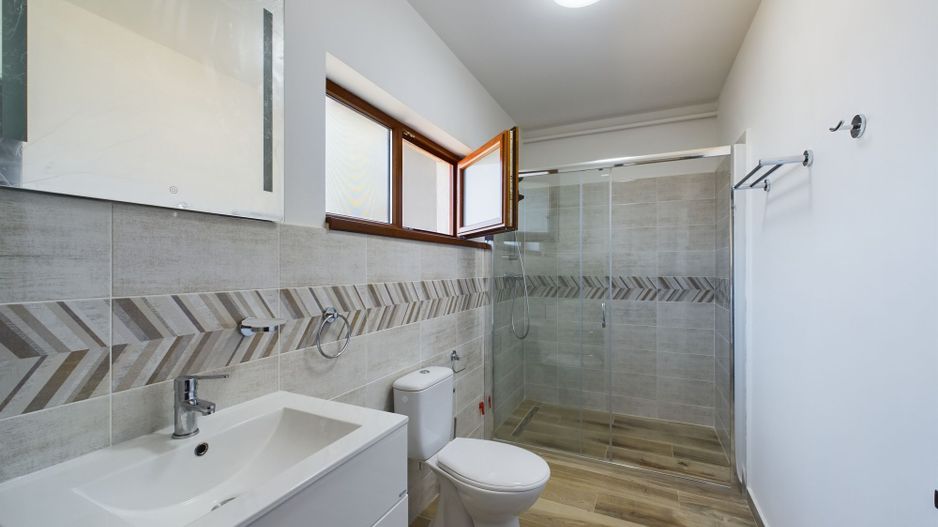 Casă modern finisată și utilată în Săcălaz - Poză 10