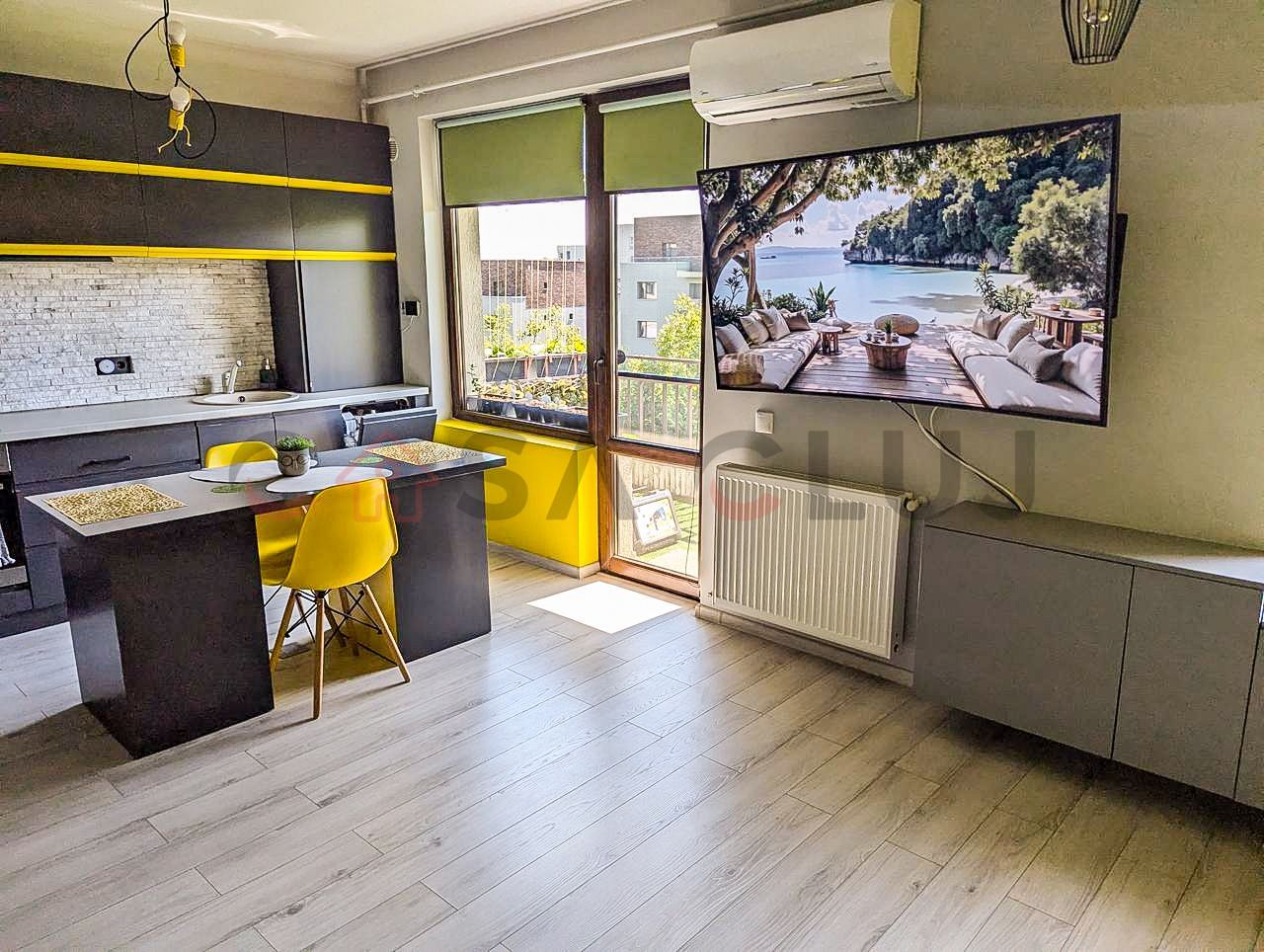 La cheie, cu doua locuri de parcare, ferit de agitatie si aglomeratie - Poză 1