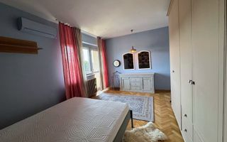 3 camere, Semicentral, 117mp, The Office, Bosch, Ntt Data, Paris - Poză 4