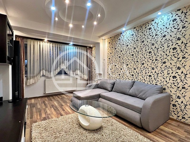 Apartament de vânzare cu 2 camere în zona Rogerius, Oradea - Poză 3
