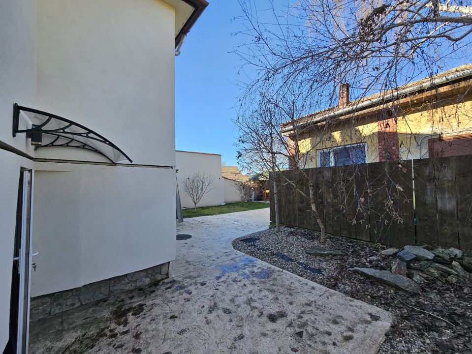 Casa mare, solida, Timisoara, D+P, 5 camere, 2 bai, Zona Lipovei - Poză 32