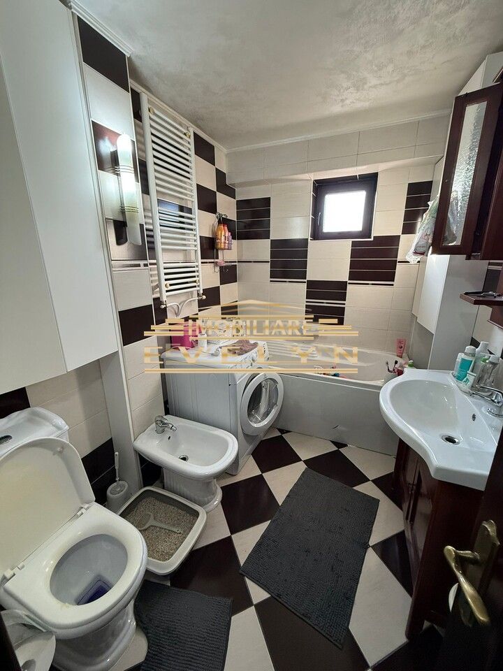 Apartament 3 camere, etaj 1, Str. Miorita - Poză 8