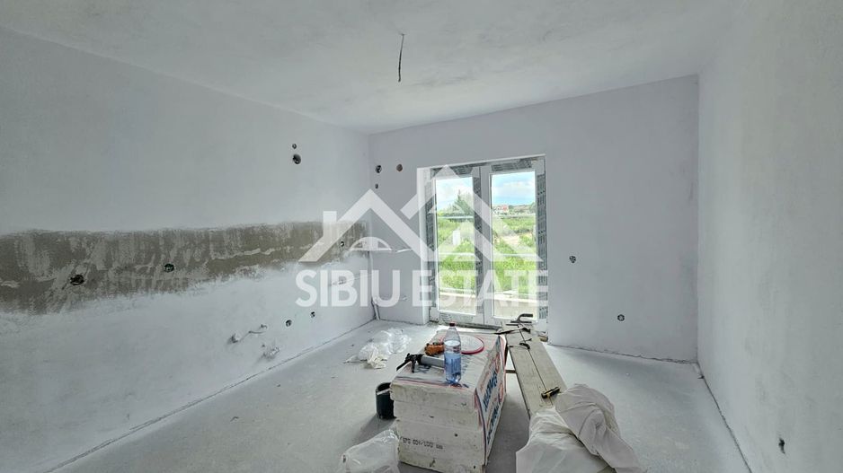 Casa unifamilala 5 camere curte proprie  Sura Mica zona Penny - Poză 7