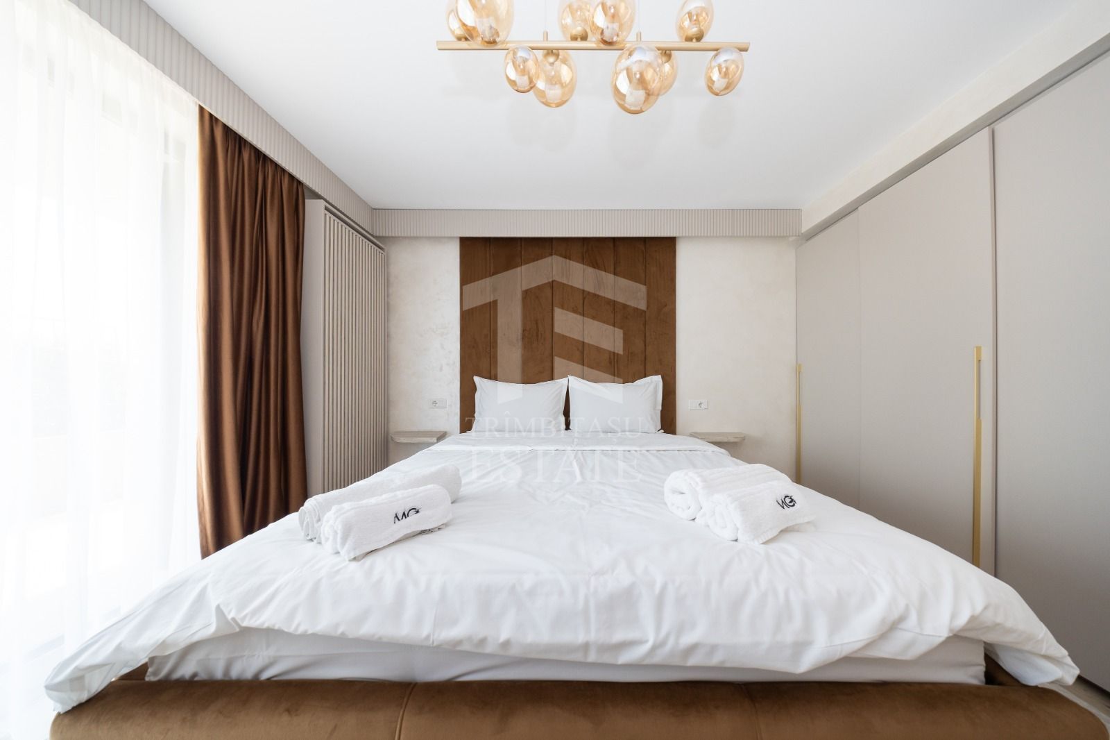 Coresi-Penthouse 3 camere +loc de parcare subteran 203mp - Poză 8