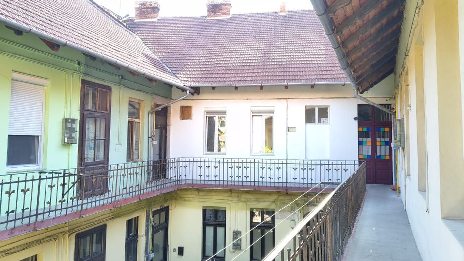 Apartament central, 2 camere, centrala gaz. 390 E/lună. Comision 0 - Poză 9