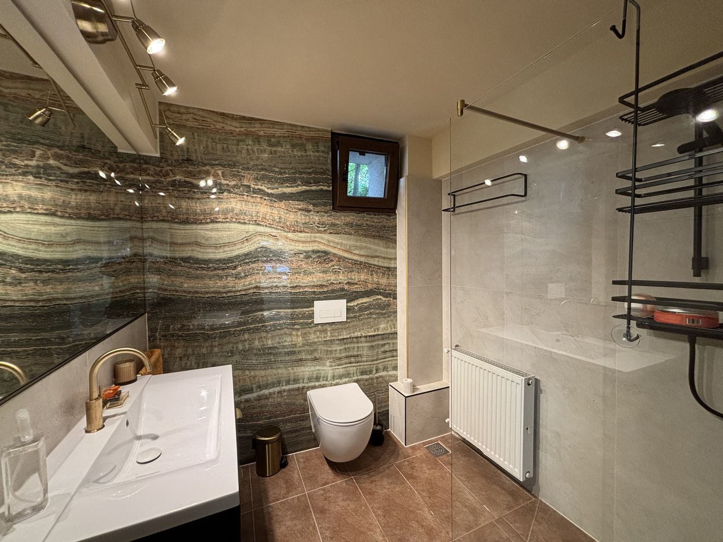 Apartament privat la casa la 5 minute de Piața Victoriei - Poză 7