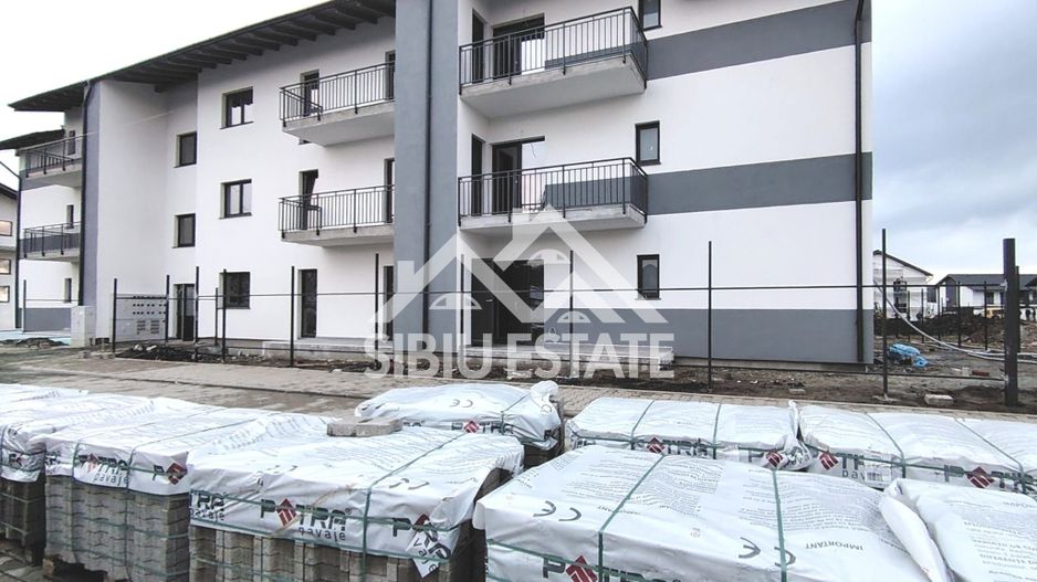 Apartament 2 camere, balcon cu boxa, parcare, NOU - Poză 3
